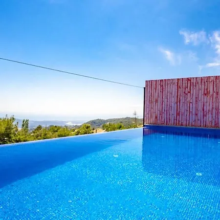With Pool Jacuzzi And Sea View In Kas